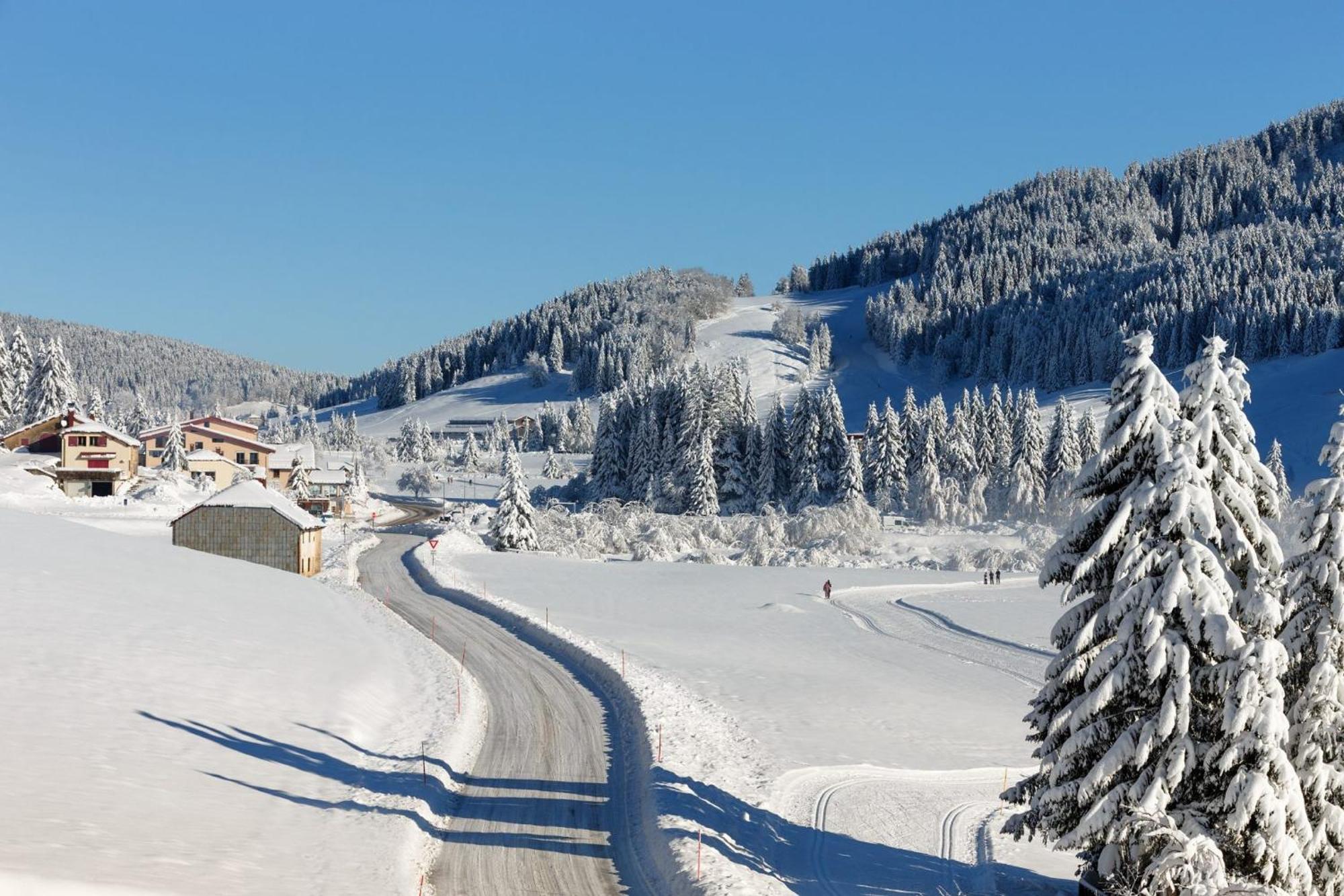 Charmant T2 De Montagne A La Station Des Rousses Avec Balcon Et Garage Les Rousses Esterno foto